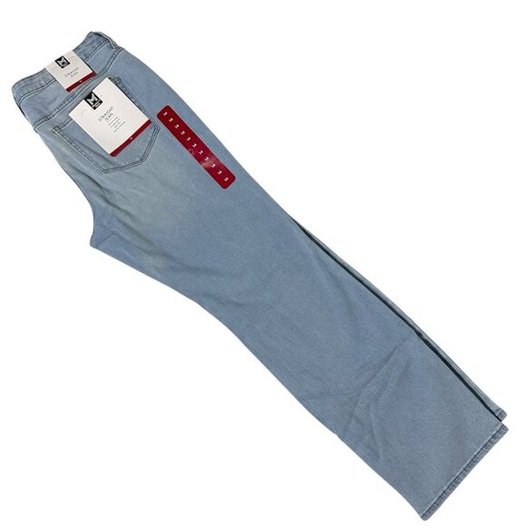 Member's Mark Women's Straight Jeans - Light Wash - Size 14 - Picture 11 of 13
